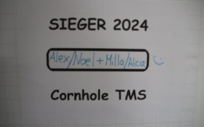 Die Klasse 7b auf Cornhole Tunier